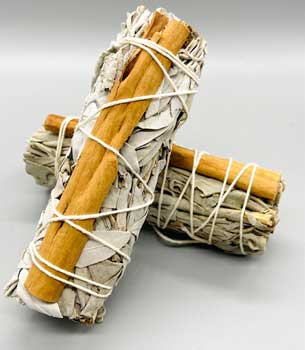 White Sage & Cinnamon Smudge Stick 4"